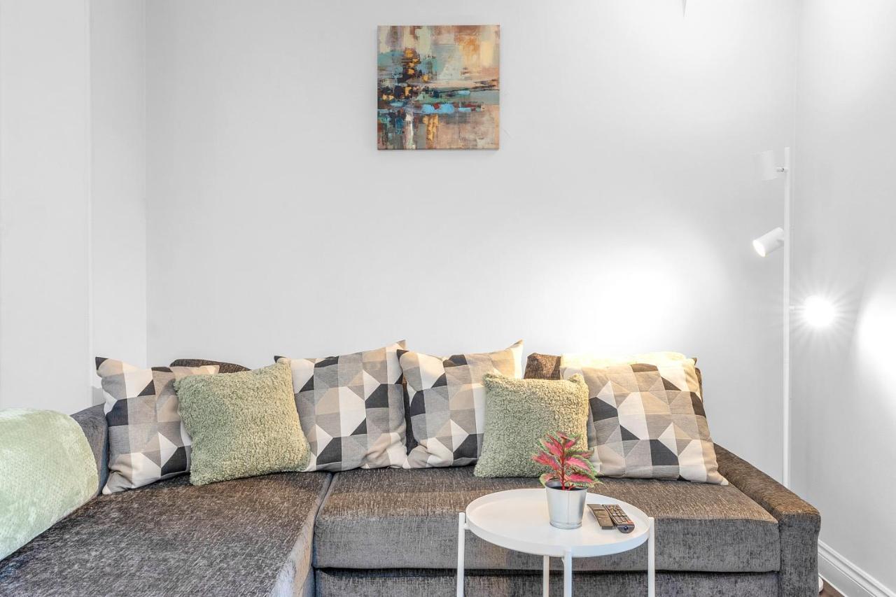 Modern & Spacious 2 Bedroom House - Free Parking - Front & Back Garden - Private Main Door Entrance Edinburgh Dış mekan fotoğraf