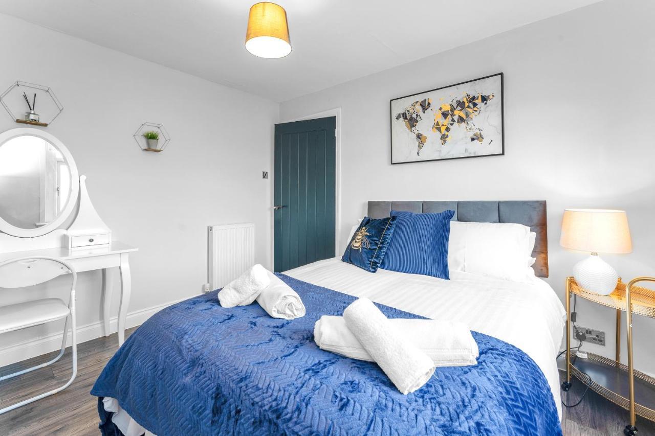 Modern & Spacious 2 Bedroom House - Free Parking - Front & Back Garden - Private Main Door Entrance Edinburgh Dış mekan fotoğraf