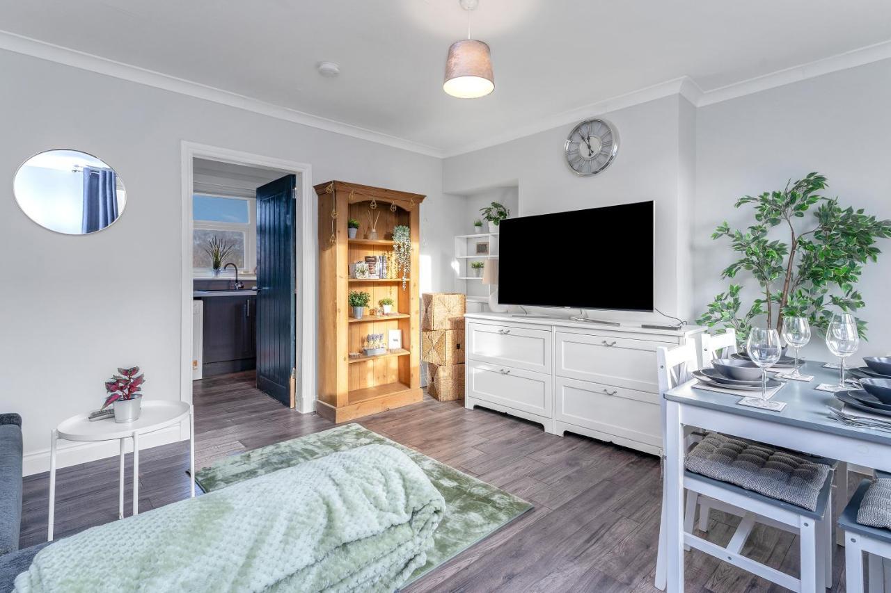 Modern & Spacious 2 Bedroom House - Free Parking - Front & Back Garden - Private Main Door Entrance Edinburgh Dış mekan fotoğraf