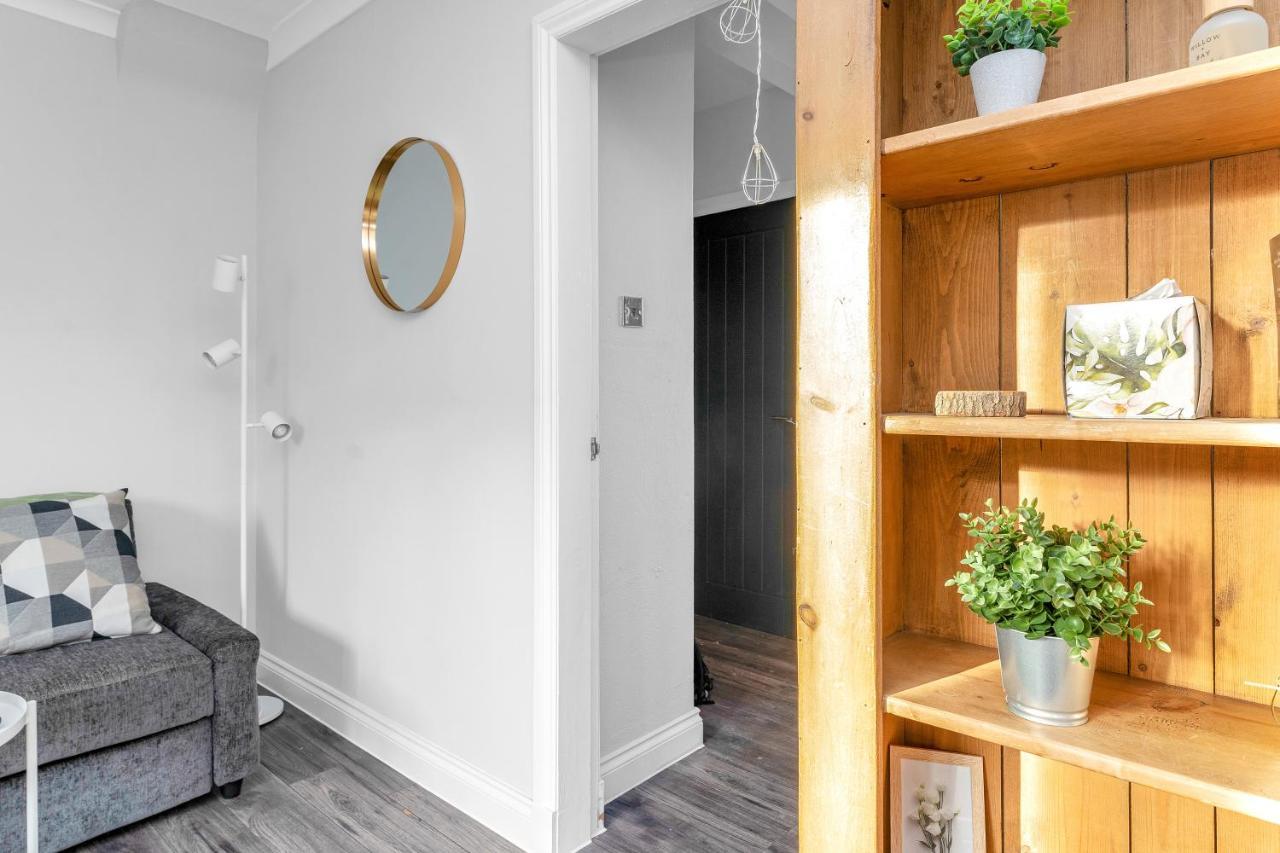 Modern & Spacious 2 Bedroom House - Free Parking - Front & Back Garden - Private Main Door Entrance Edinburgh Dış mekan fotoğraf