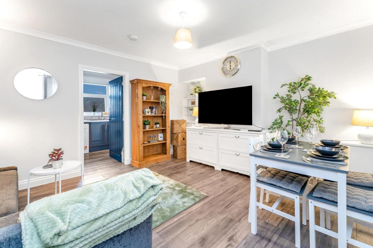 Modern & Spacious 2 Bedroom House - Free Parking - Front & Back Garden - Private Main Door Entrance Edinburgh Dış mekan fotoğraf