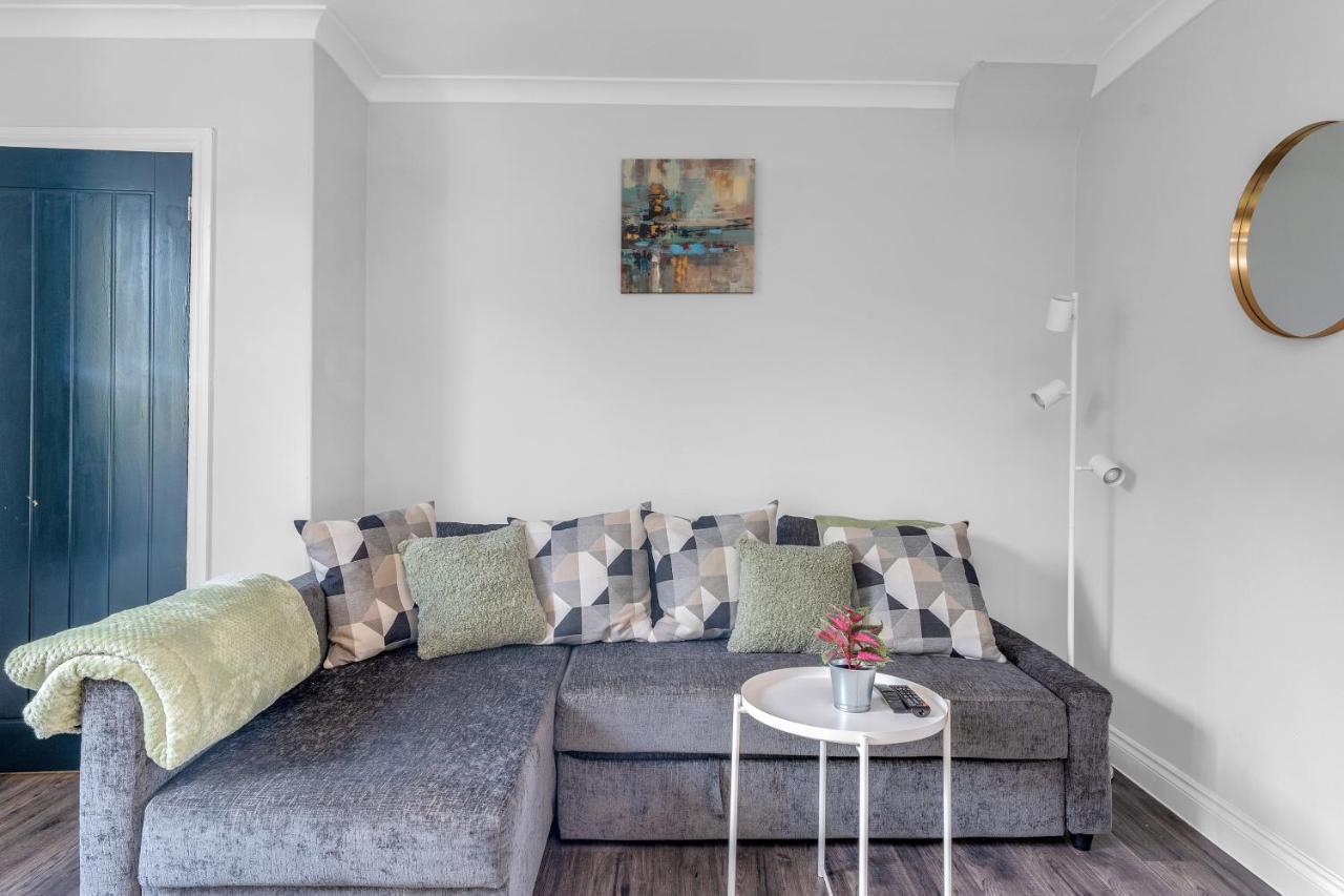 Modern & Spacious 2 Bedroom House - Free Parking - Front & Back Garden - Private Main Door Entrance Edinburgh Dış mekan fotoğraf