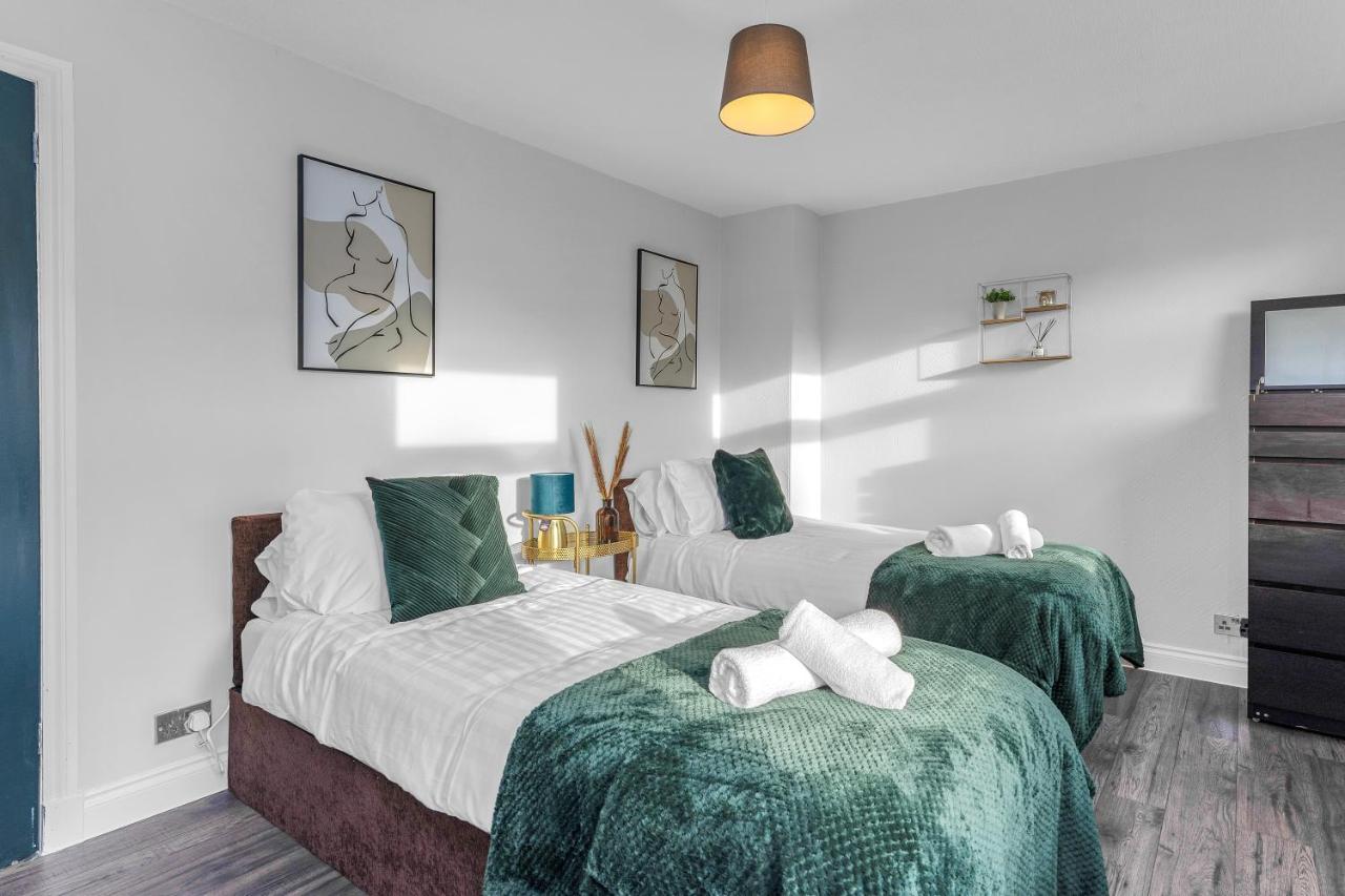 Modern & Spacious 2 Bedroom House - Free Parking - Front & Back Garden - Private Main Door Entrance Edinburgh Dış mekan fotoğraf